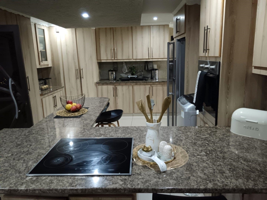 4 Bedroom Property for Sale in Vista Park Free State